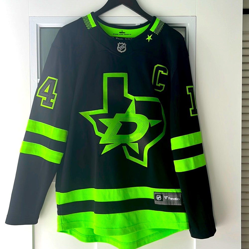 Dallas stars hockey Jersey never worn.